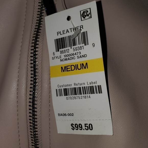 NWT ALFANI Vegan Leather ruffle sleeve jacket medium - Picture 8 of 8